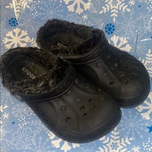 Black Lined Crocs Size 8